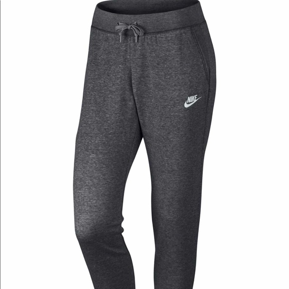 nike slim fit fleece joggers
